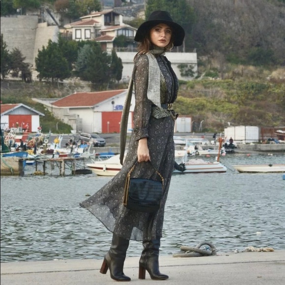 Zara Limited Edition Print Dress - Picture 2 of 10